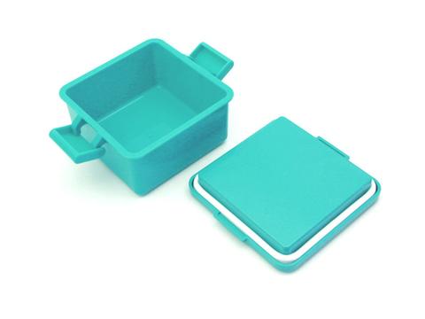 Side-angle view of the Freezable Lid Container Small in Powder Purple highlighting the compact, kid-friendly design