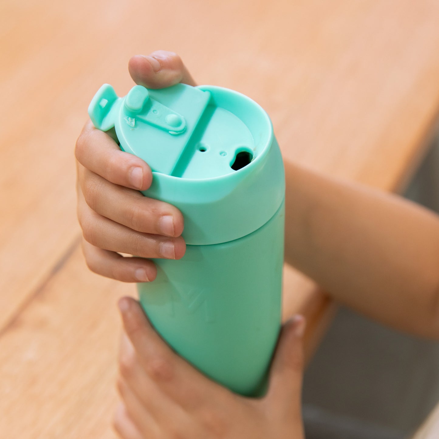 MontiiCo Fusion Coffee Lid with leak‑resistant flap and removable silicone seal for easy sipping.