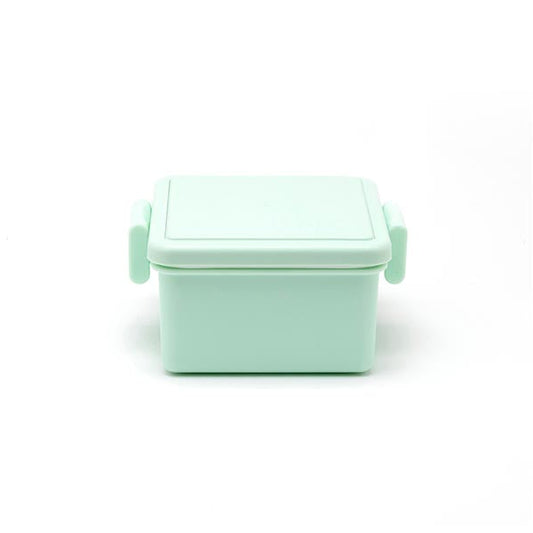 Freezable Lid Container Small in Mint with cooling lid and side clasps, perfect for keeping kids’ snacks chilled.