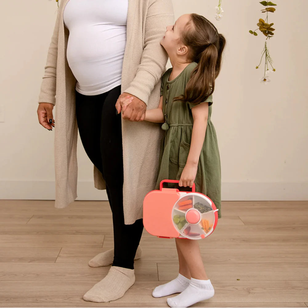 GoBe Lunchbox Coral Pink – toddler and mum walking to school with bento lunch box