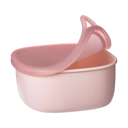 a picture of b.box Lunch Tub - Berryon a white background for a super cool snack container