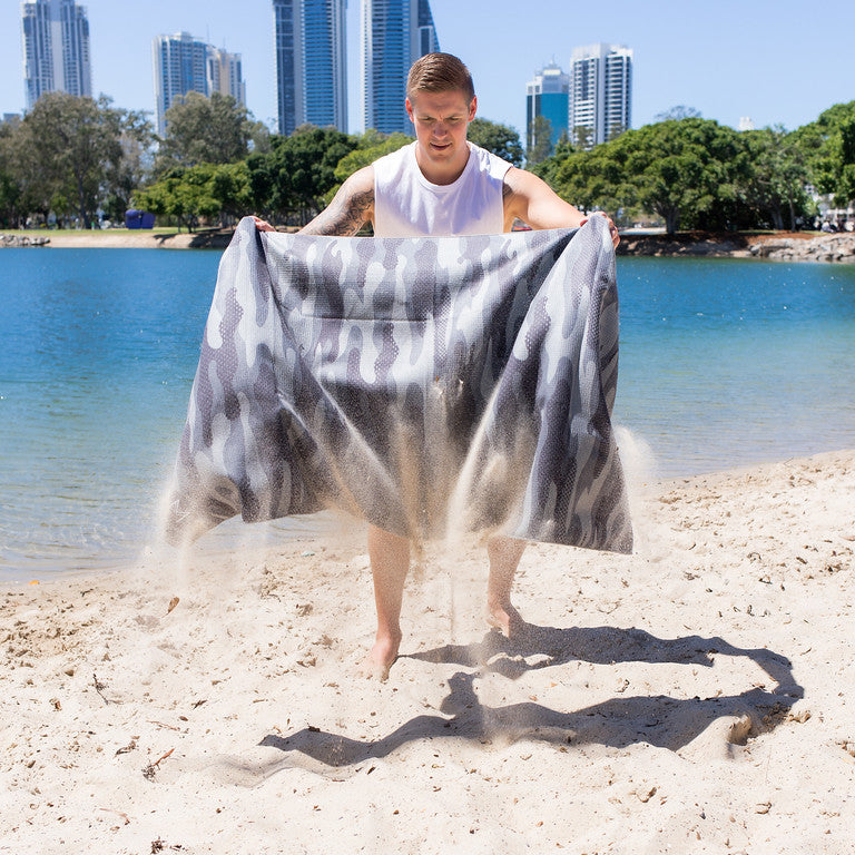 MontiiCo Beach Towel & Bag Set - Hearts